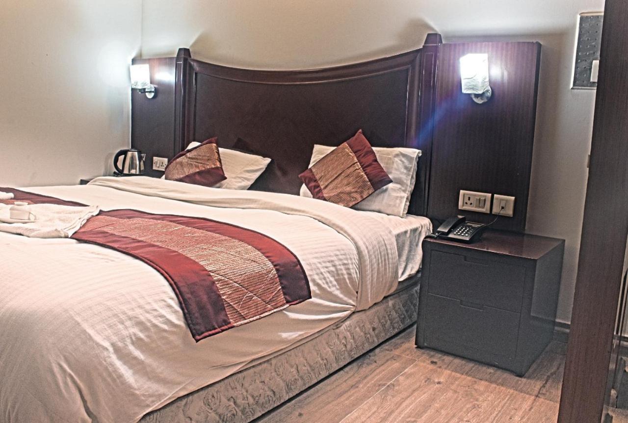 Ddr Hotel Residency Gurgaon Ngoại thất bức ảnh