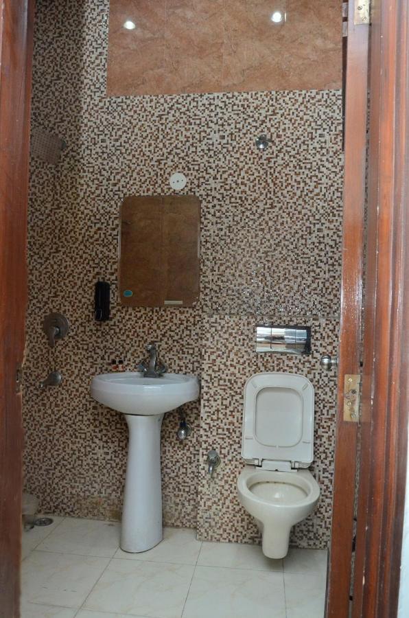 Ddr Hotel Residency Gurgaon Ngoại thất bức ảnh